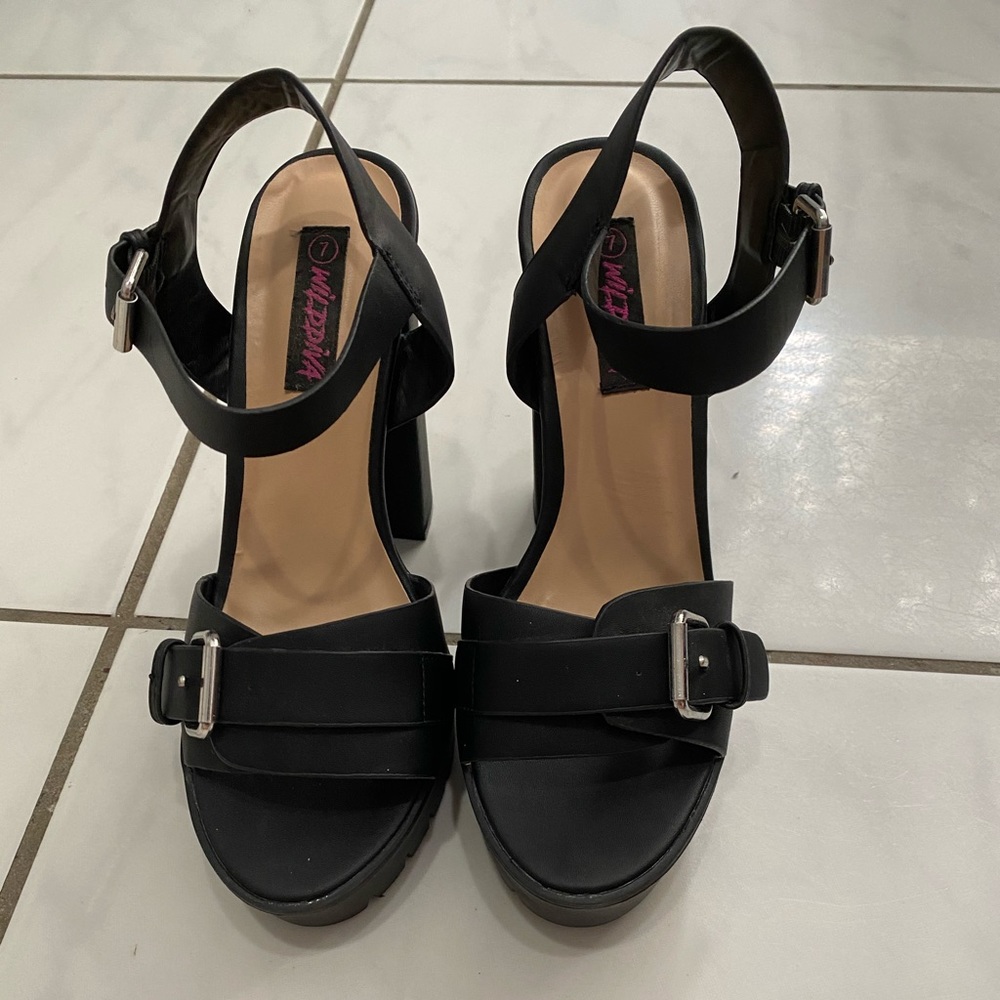 Black chunky platform heels size 7